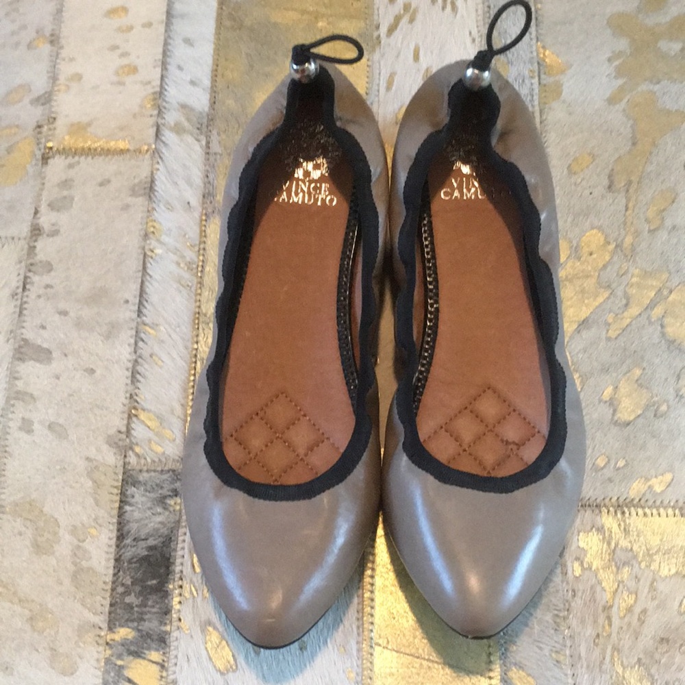 Vince Camuto Putty and Black Flats NWOB